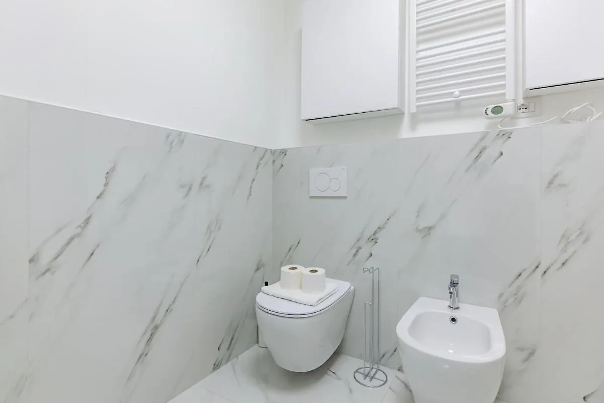 Elegante Appartamento Nel Cuore Di Paolo Sarpi Milan Italy